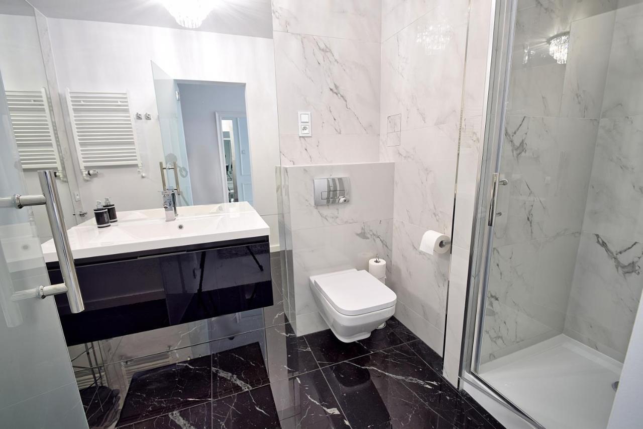 Crystal Apartament 80M Od Plazy, Przy Latarni Morskiej Apartment Kolobrzeg Bagian luar foto